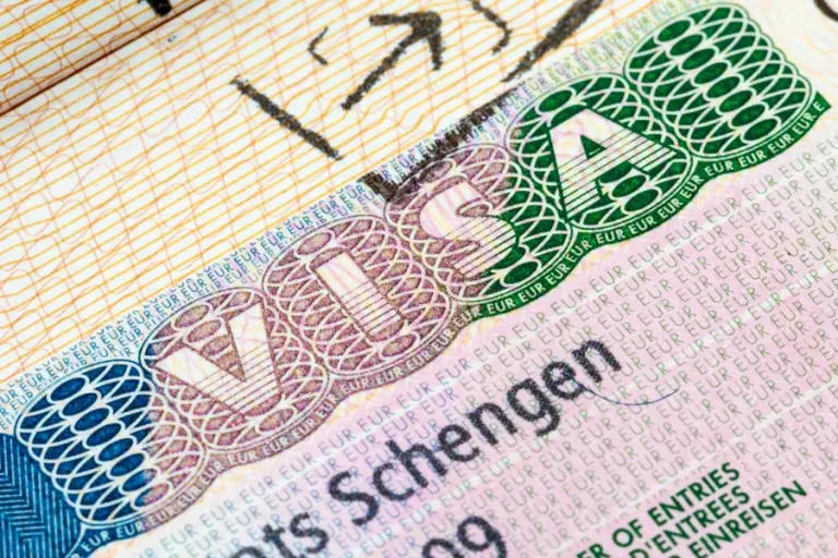 Cum să obții viza Schengen pe cont propriu? Ghid de la Documente.md