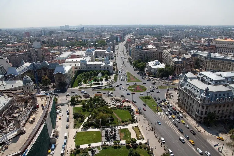 Capitala României: centru cultural și economic al țării - Documente.md