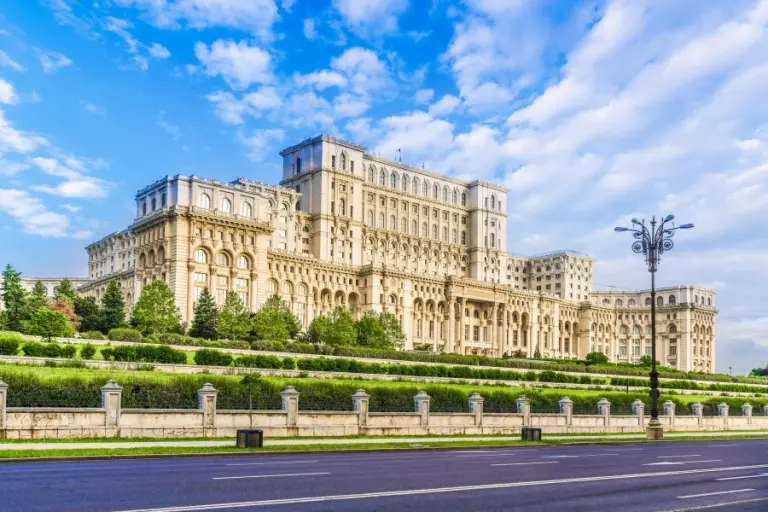 București: capitala și cel mai mare oraș al României - Documente.md