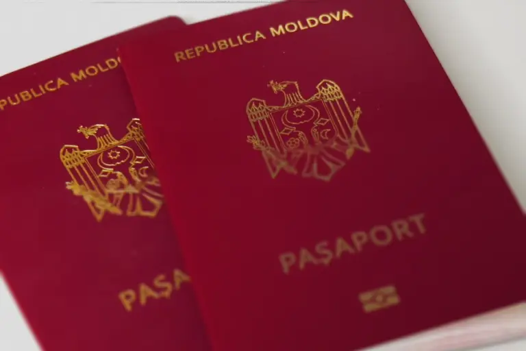 Cetățenia Moldovei pentru copii și permis de ședere pentru părinți - Documente.md